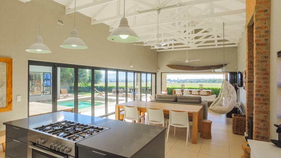 5 Bedroom Property for Sale in The Coves North West